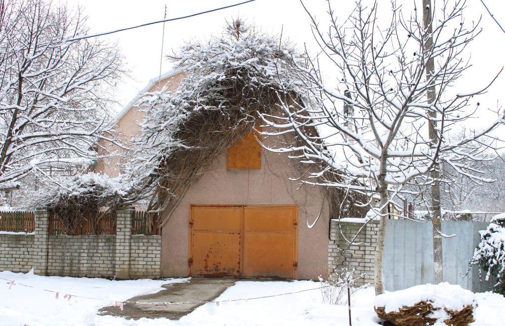 garage door should be closed